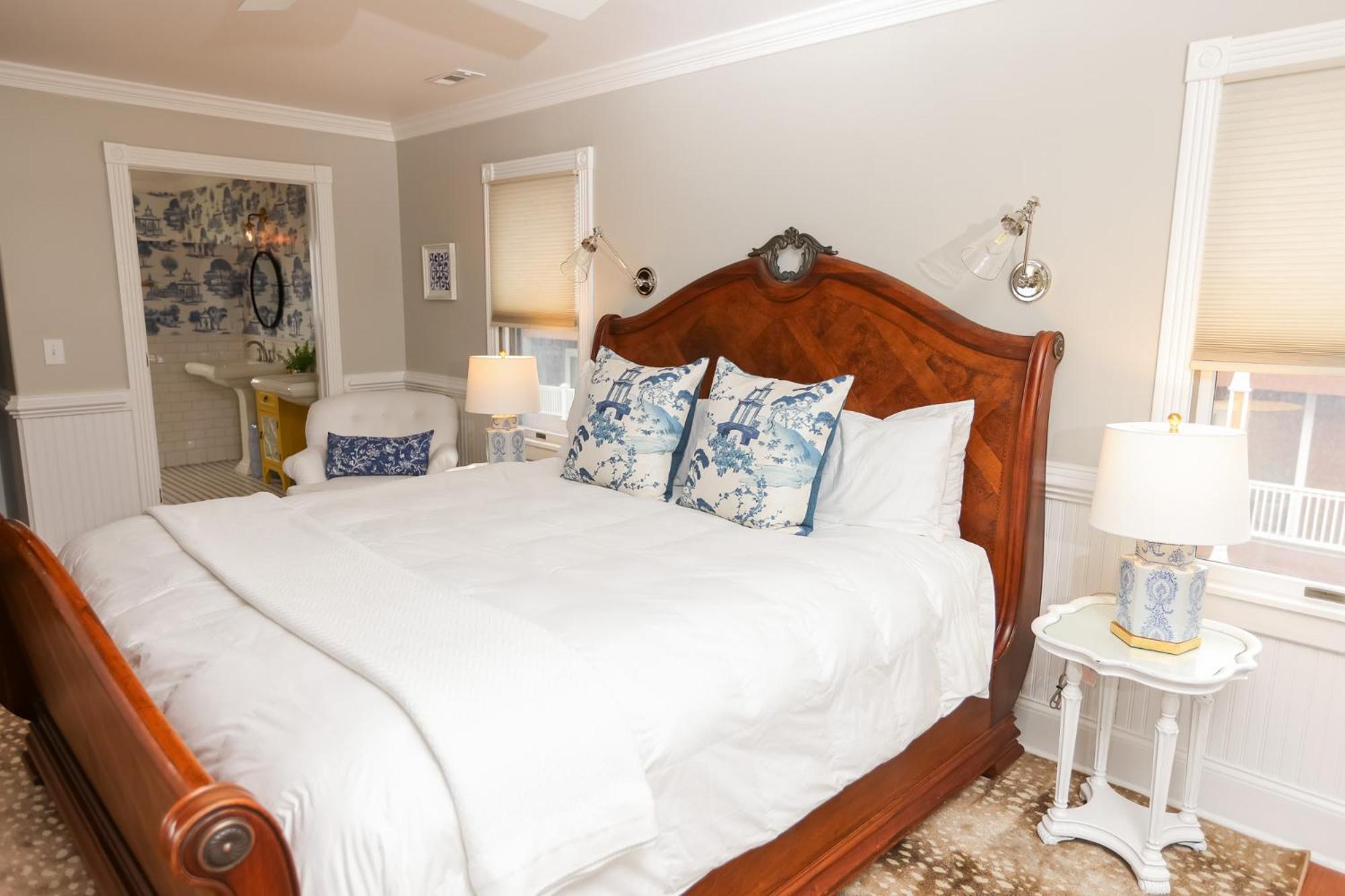 The Burrus House Inn Waterfront Suites Manteo Rom bilde