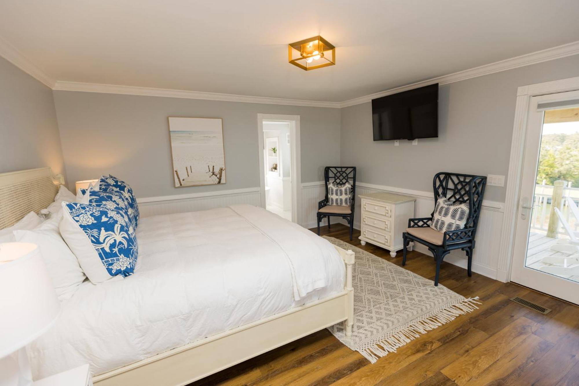 The Burrus House Inn Waterfront Suites Manteo Rom bilde