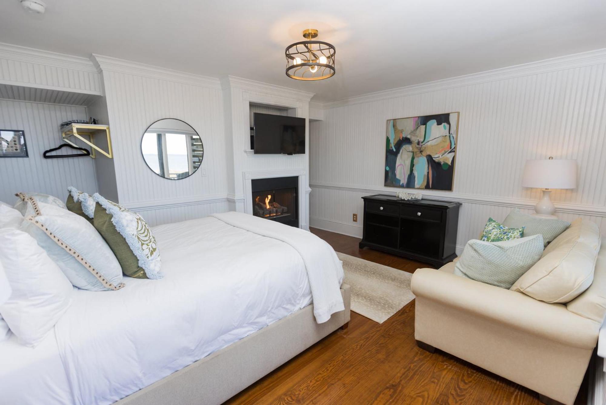 The Burrus House Inn Waterfront Suites Manteo Rom bilde